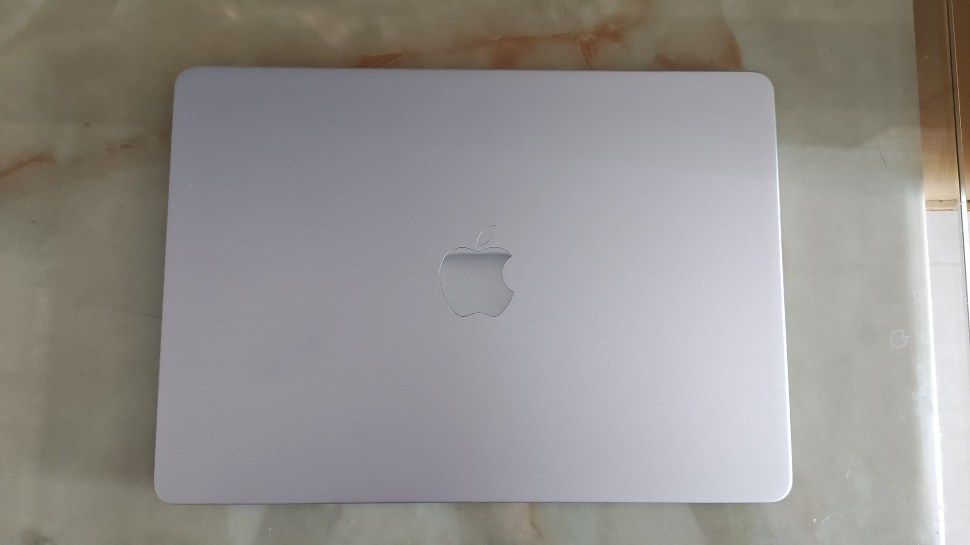 MacBook Air (A2681) front.jpg